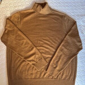 Mens Michael Kors XL Camel Ultrafine Merino Lightweight Turtleneck Sweater